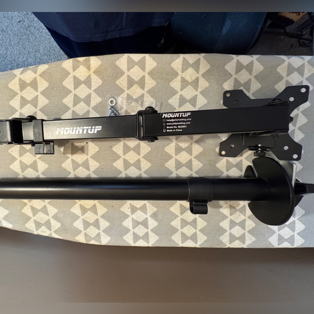 Mountup Black tv/monitor mount